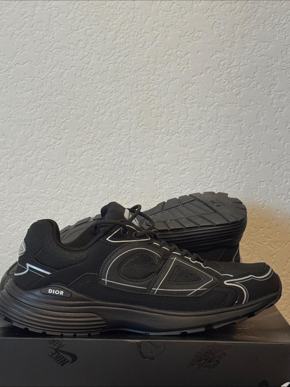 Dior Men’s Black and Silver Runner Sneaker